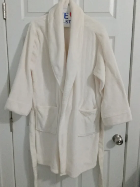 Womens Macy's Collections Cream Plush Shawl-Collar Bath Robe - Picture 3 of 4